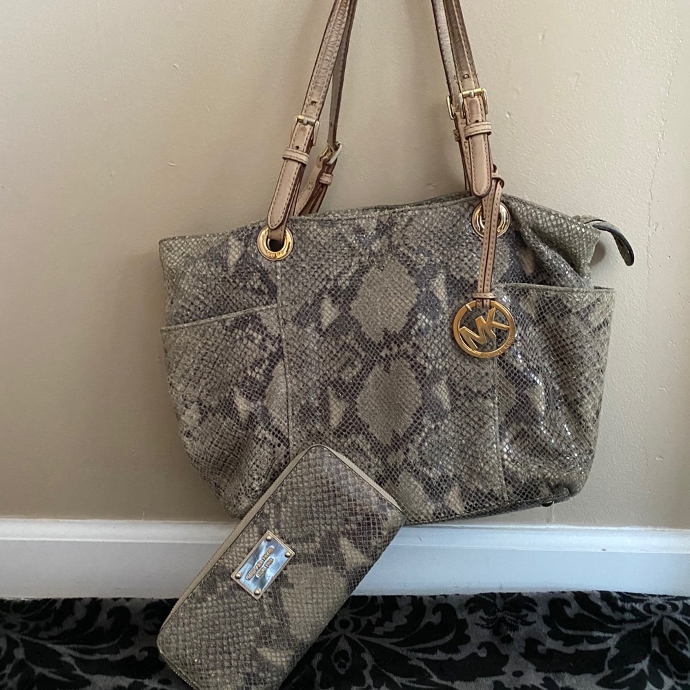 Michae Kors - Beige Python Top Zip with matching wallet